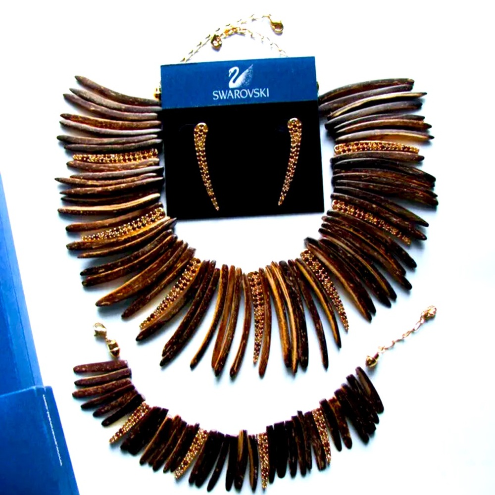 Rare Authentic Swarovski AFRICA Wood Jewellery Set Vintage set.1000 retail.